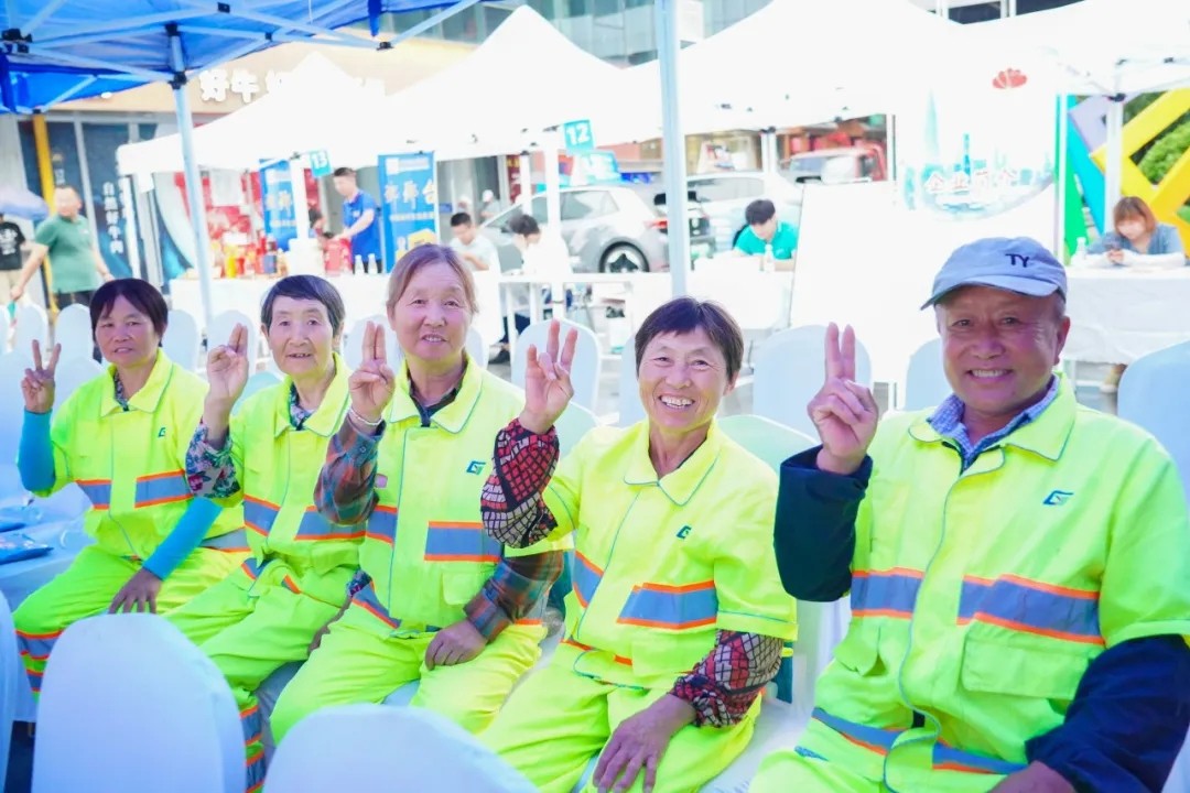 西海岸新區(qū)市民“一家親”小程序3.0版發(fā)布儀式在瑞源繁花里街區(qū)成功舉辦 西海岸新區(qū)市民“一家親”小程序3.0版發(fā)布儀式在瑞源繁花里街區(qū)成功舉辦
