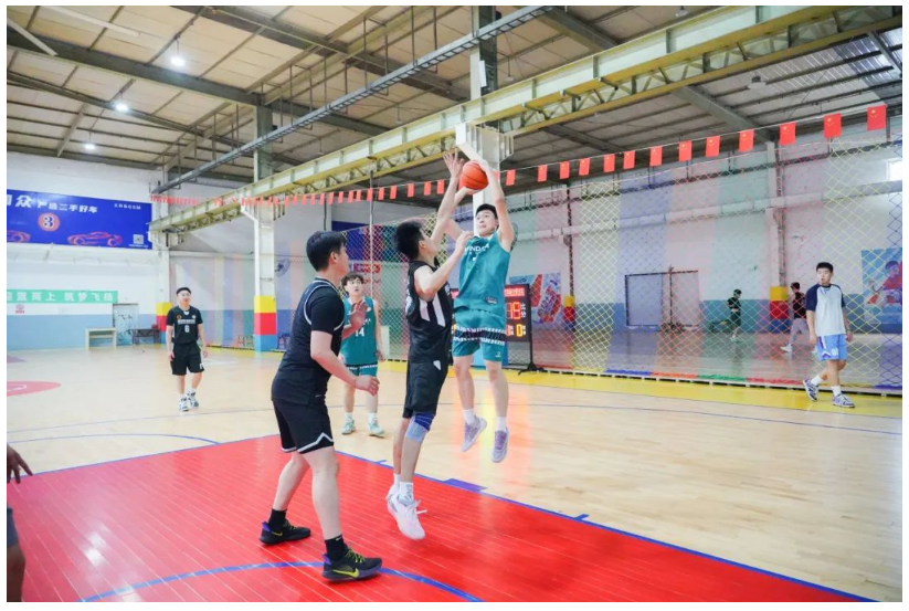 文達(dá)通股份“WIN籃球俱樂部”與青島西海岸新區(qū)中心醫(yī)院籃球隊友誼賽圓滿舉辦 文達(dá)通股份“WIN籃球俱樂部”與青島西海岸新區(qū)中心醫(yī)院籃球隊友誼賽圓滿舉辦
