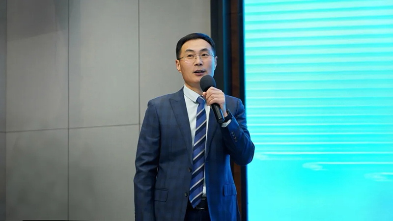 融智迭變 聚勢拓新丨智慧產(chǎn)業(yè)集團(tuán)2025年創(chuàng)新發(fā)展啟動(dòng)大會(huì)順利召開