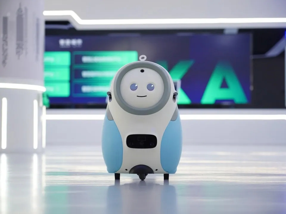 文達(dá)通股份發(fā)布全場景服務(wù)機器人矩陣:從清潔安防到情感陪伴的“端到端”智慧服務(wù) 文達(dá)通股份發(fā)布全場景服務(wù)機器人矩陣:從清潔安防到情感陪伴的“端到端”智慧服務(wù)