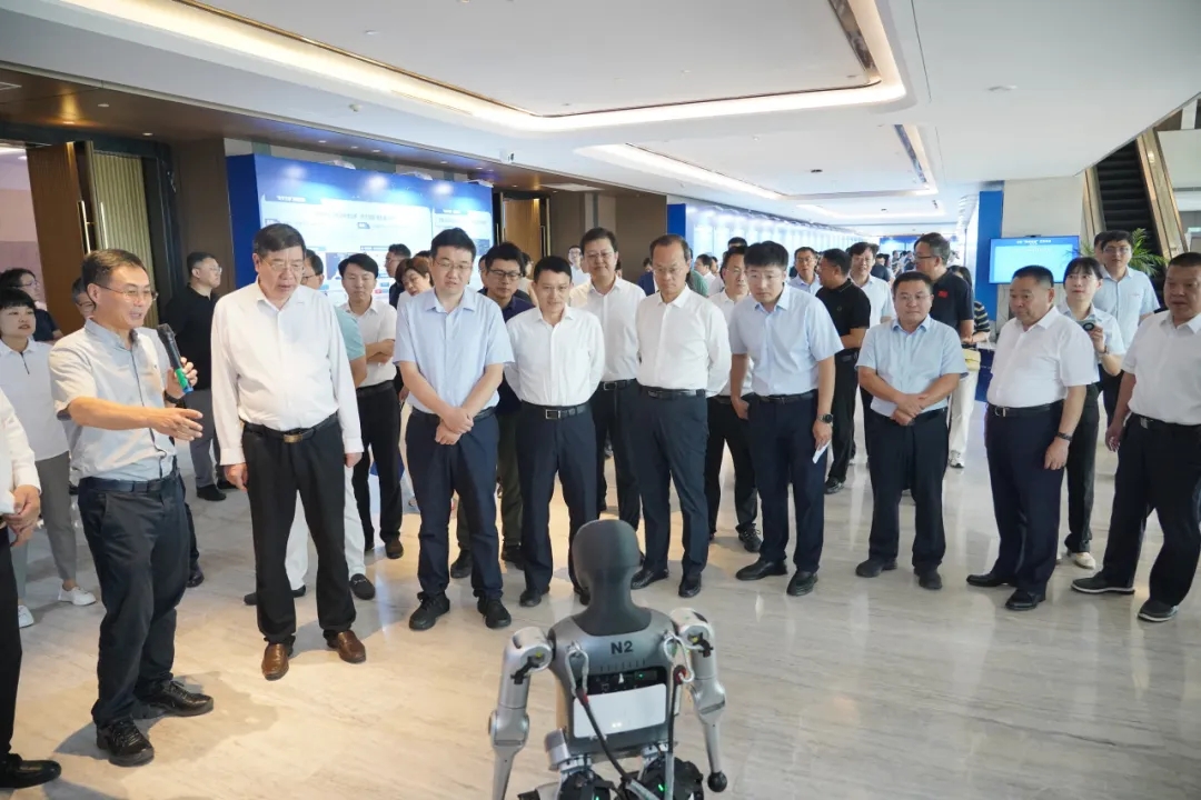 文達通股份攜“問道機器人”系列產(chǎn)品亮相山東省數(shù)字住建交流研討會